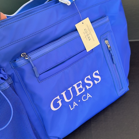 New GUESS Travel Bag Tote - Picture 5 of 7